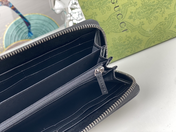 グッチ財布コピー着用イメージ